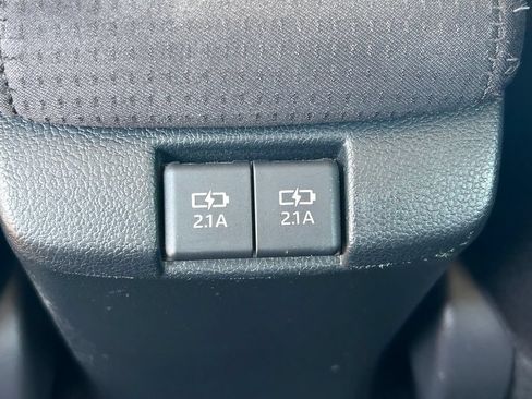 Used 2020 Toyota Prius LE FWD image 21