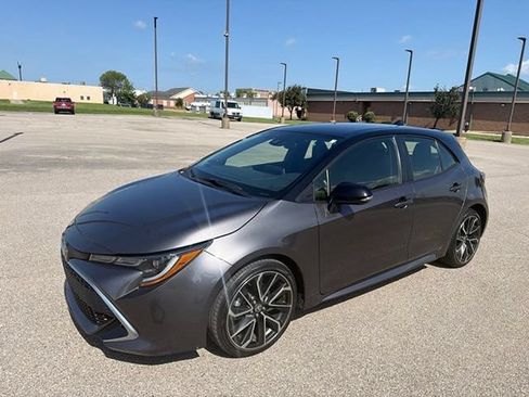 Used 2022 Toyota Corolla XSE FWD image 2