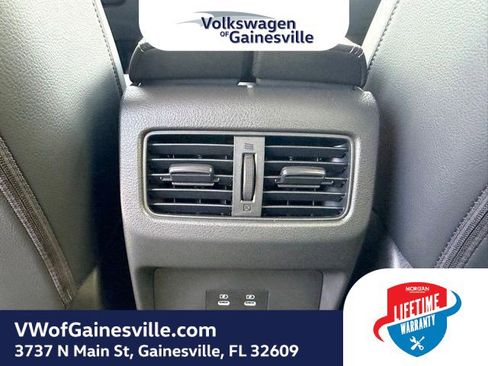 Used 2025 Nissan Rogue SL AWD/4WD image 12