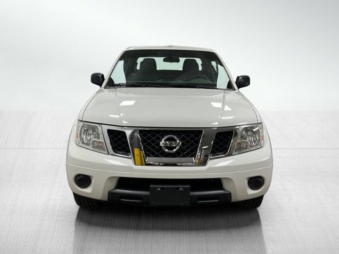 Used 2017 Nissan Frontier SV image 5