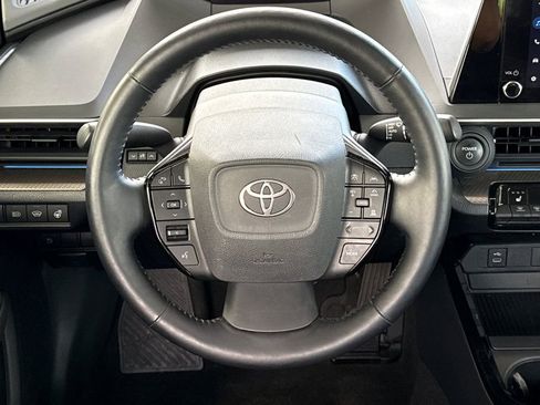 Used 2025 Toyota Prius XLE FWD image 21