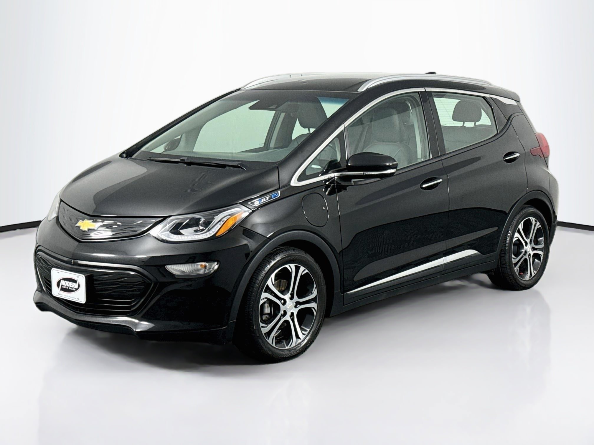 Used 2021 Chevrolet Bolt Premier w/ Infotainment Package FWD image 10