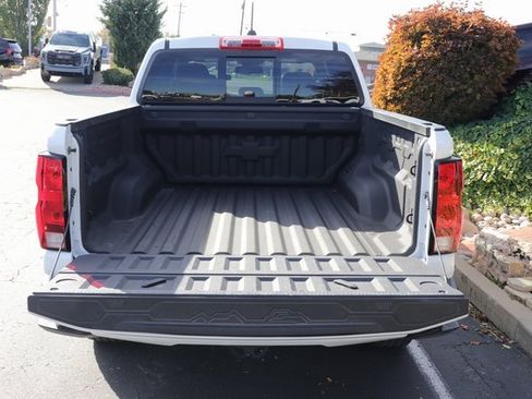 Used 2023 Chevrolet Colorado LT w/ LT Convenience Package II image 8