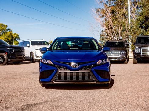 Used 2024 Toyota Camry SE image 2