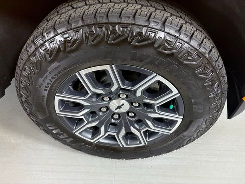 Used 2025 Chevrolet Colorado Z71 image 10