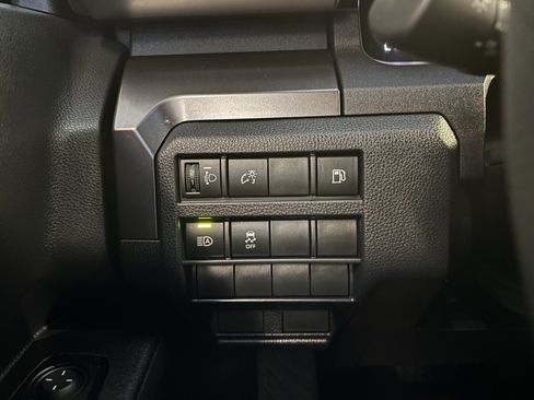 Certified 2025 Toyota 4Runner SR5 image 27