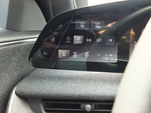Used 2024 Lucid Air Touring AWD/4WD image 33