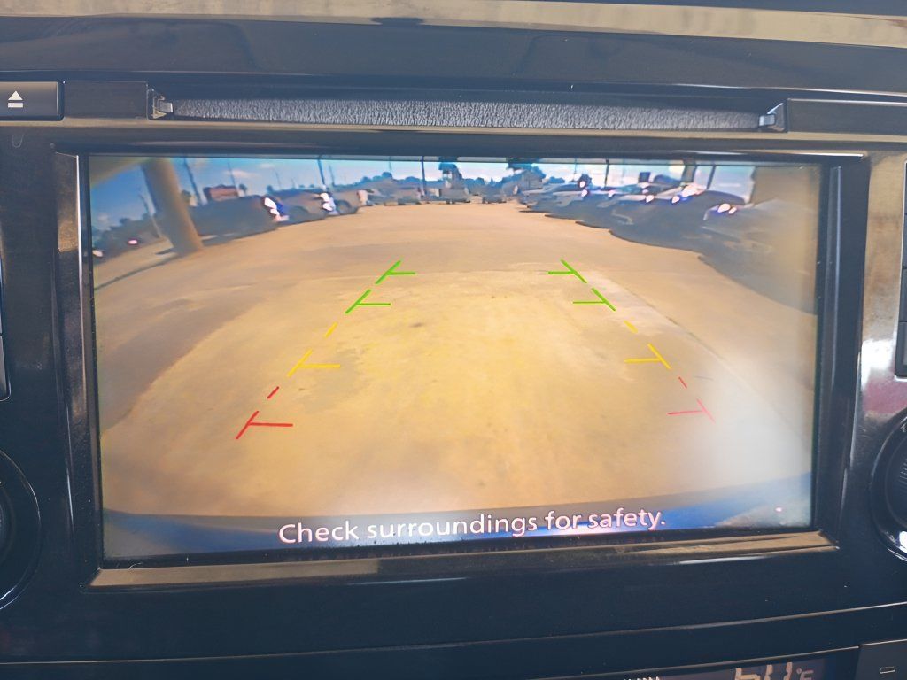 Used 2018 Nissan Rogue SV FWD image 5