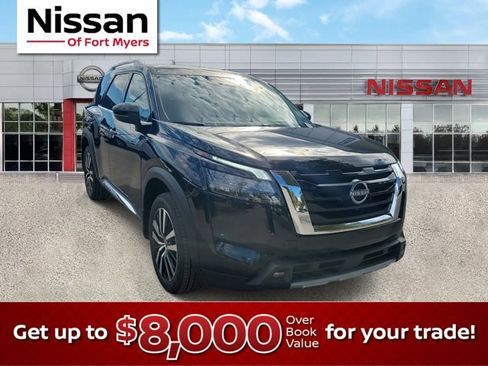 New 2025 Nissan Pathfinder Platinum image 1
