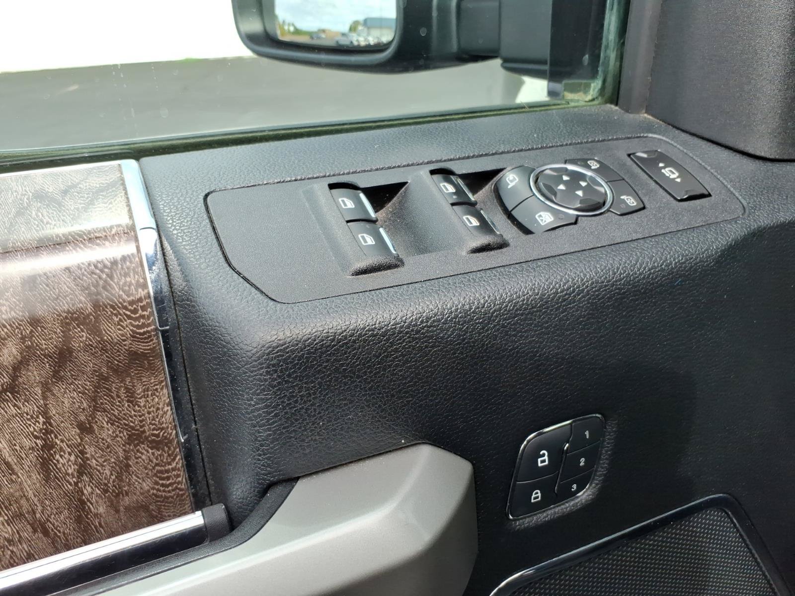 Used 2018 Ford F350 Lariat w/ Chrome Package AWD/4WD image 12