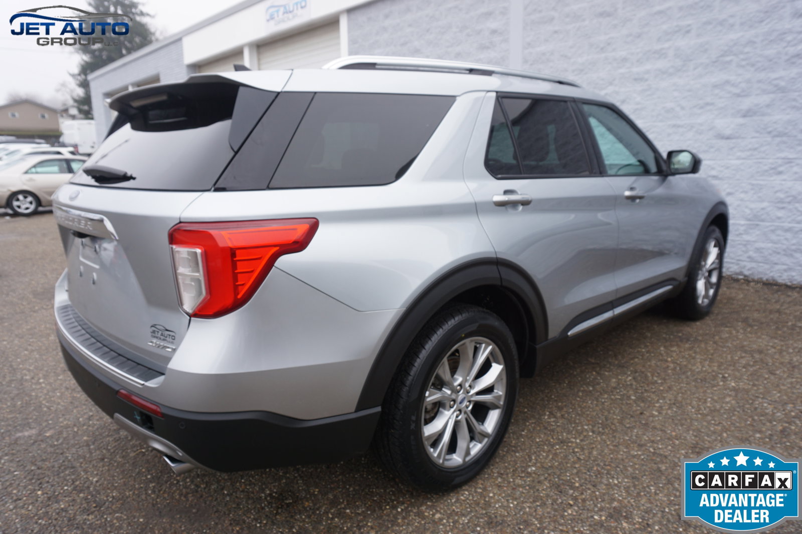 Used 2023 Ford Explorer Limited AWD/4WD image 10