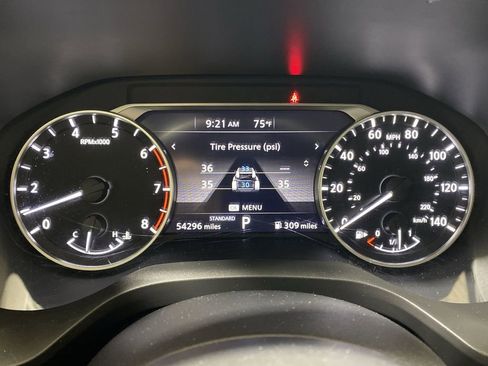 Used 2023 Nissan Rogue SV image 10