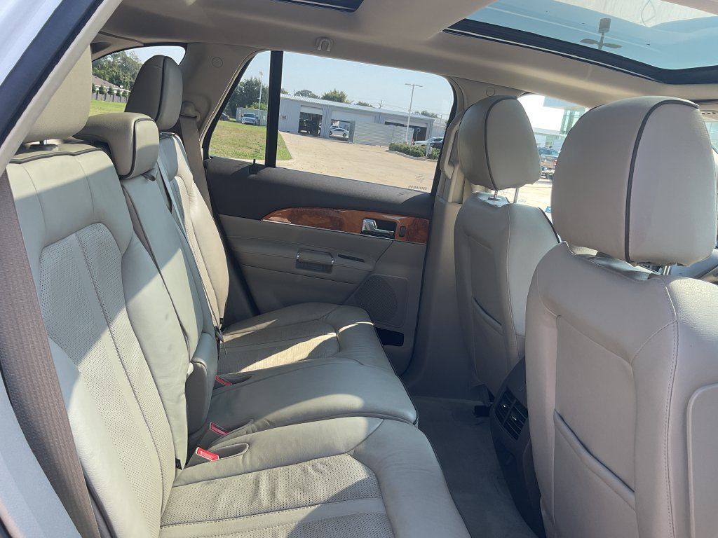 Used 2014 Lincoln MKX FWD w/ Equipment Group 102A image 17
