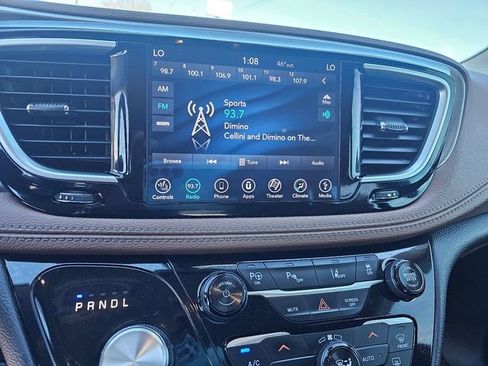 Used 2018 Chrysler Pacifica Limited w/ Advanced Safetytec Group image 25