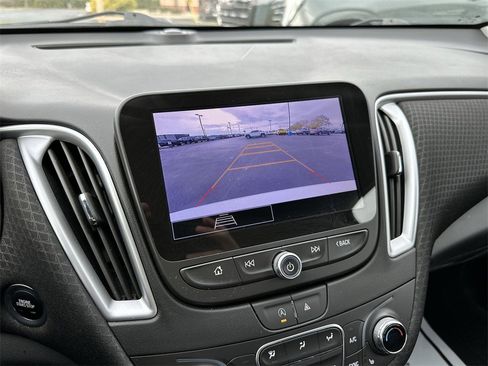 Used 2023 Chevrolet Malibu LT image 17