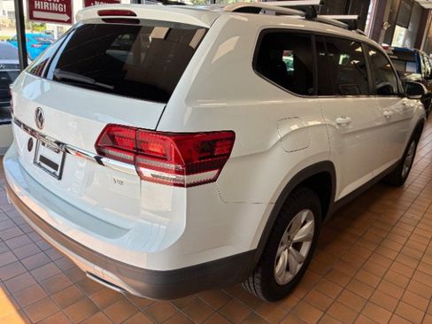Used 2018 Volkswagen Atlas Launch Edition FWD image 9