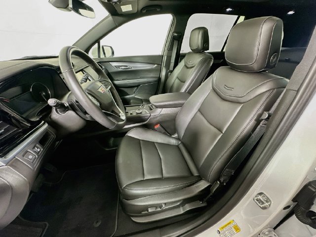 New 2025 Cadillac XT6 Luxury AWD/4WD image 17