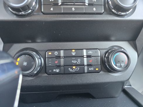 Used 2019 Ford F150 XLT w/ Equipment Group 302A Luxury image 28