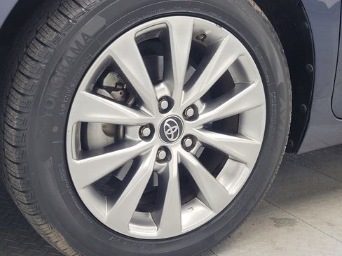 Used 2017 Toyota Camry XLE image 31