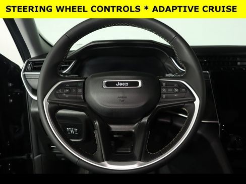 Used 2023 Jeep Grand Cherokee Laredo X image 7