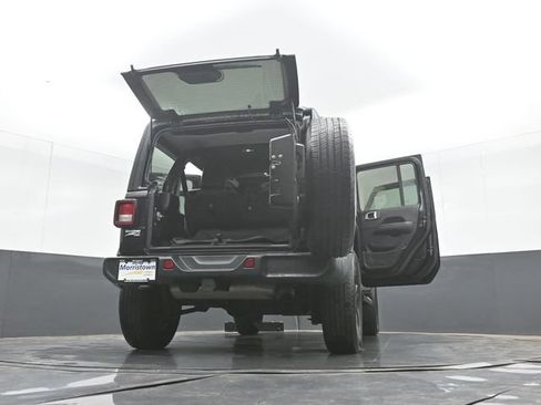 Used 2020 Jeep Wrangler Unlimited Sahara AWD/4WD image 41