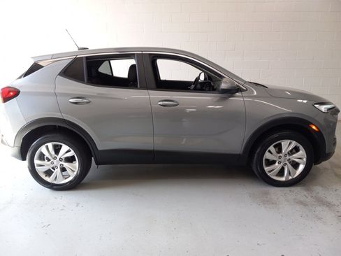 Used 2025 Buick Encore GX Preferred AWD/4WD image 2