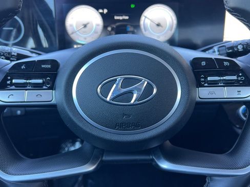 Used 2023 Hyundai Elantra Limited FWD image 34