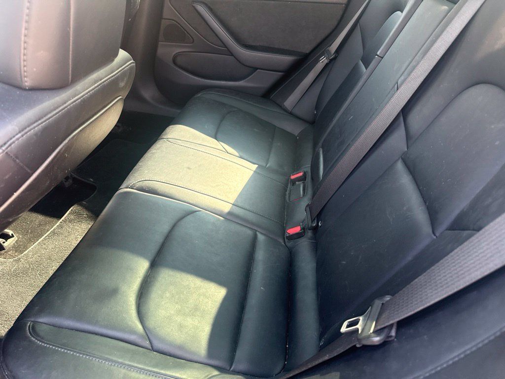 Used 2018 Tesla Model 3 Long Range RWD image 10