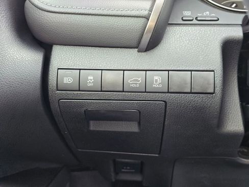 Used 2024 Toyota Camry SE image 25