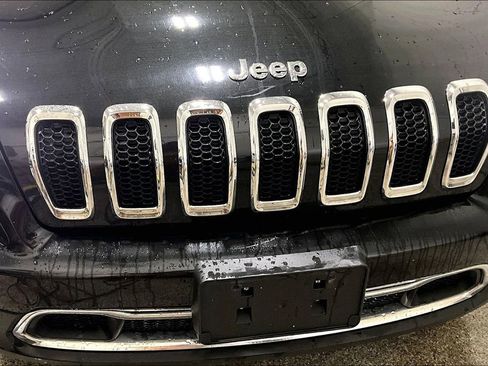 Used 2015 Jeep Cherokee Limited image 33
