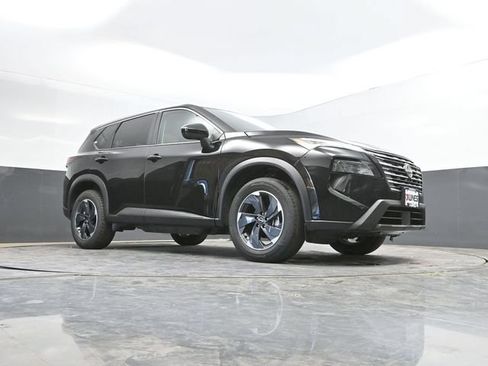 Used 2025 Nissan Rogue SV AWD/4WD image 44