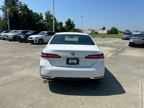 Certified 2025 BMW 530i w/ Premium Package image 4