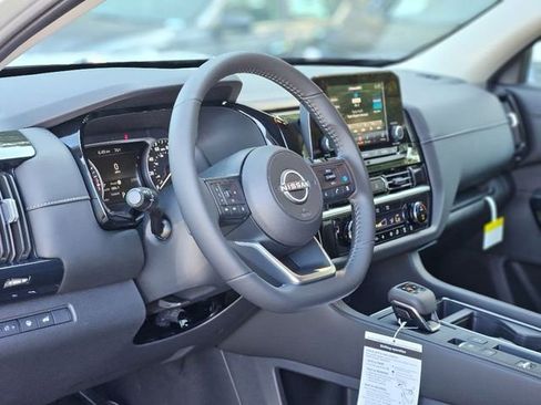 New 2025 Nissan Pathfinder SV image 9