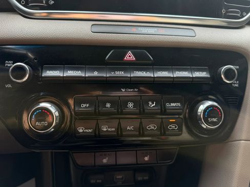 Used 2022 Kia Sportage EX image 18