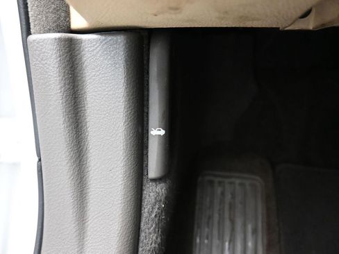 Used 2011 Hyundai Genesis 4.6 image 29