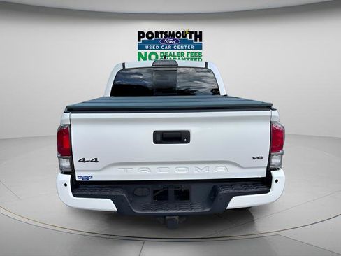 Used 2017 Toyota Tacoma Limited w/ Tow Package AWD/4WD image 12