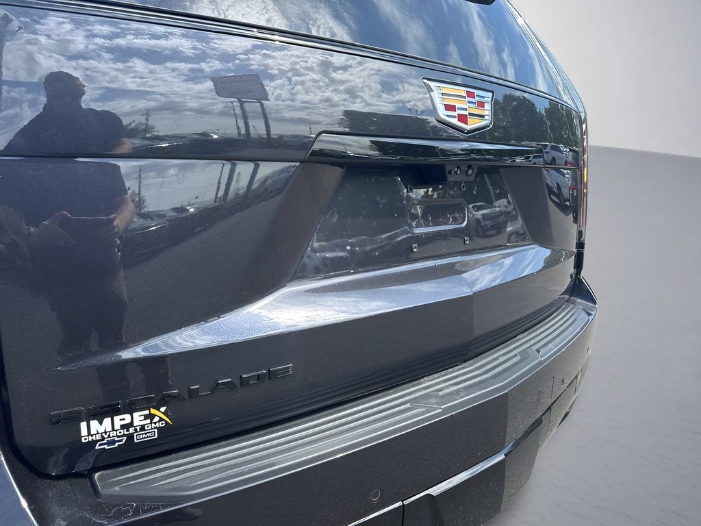 Used 2025 Cadillac Escalade Sport Platinum w/ LPO, Floor Liner Package AWD/4WD image 38