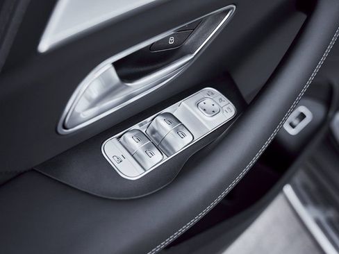 Used 2025 Mercedes-Benz GLS 63 AMG 4MATIC image 33