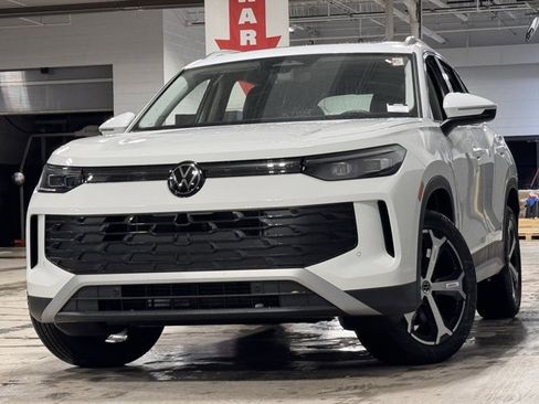 New 2026 Volkswagen Tiguan SE image 30