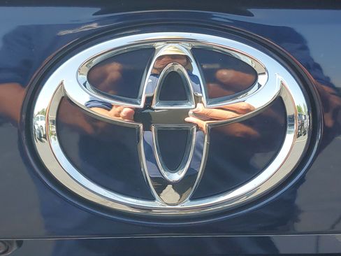Certified 2025 Toyota RAV4 XLE AWD/4WD image 9