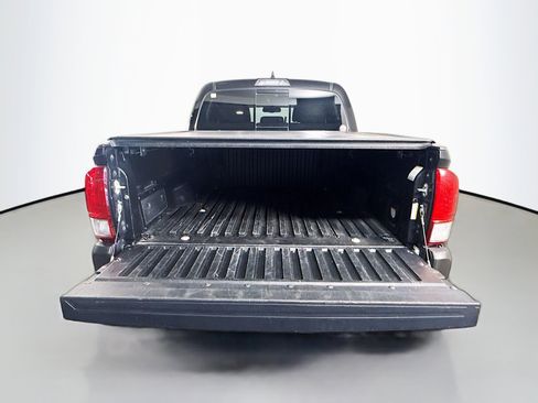 Used 2017 Toyota Tacoma TRD Off-Road w/ Tow Package (A/T) AWD/4WD image 35