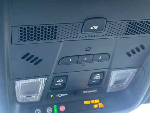 Used 2025 Cadillac XT6 Premium Luxury w/ Technology Package image 25