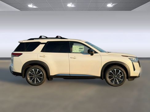 New 2026 Nissan Pathfinder Platinum w/ Cargo Package FWD image 8