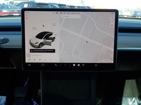 Used 2021 Tesla Model Y Long Range image 17