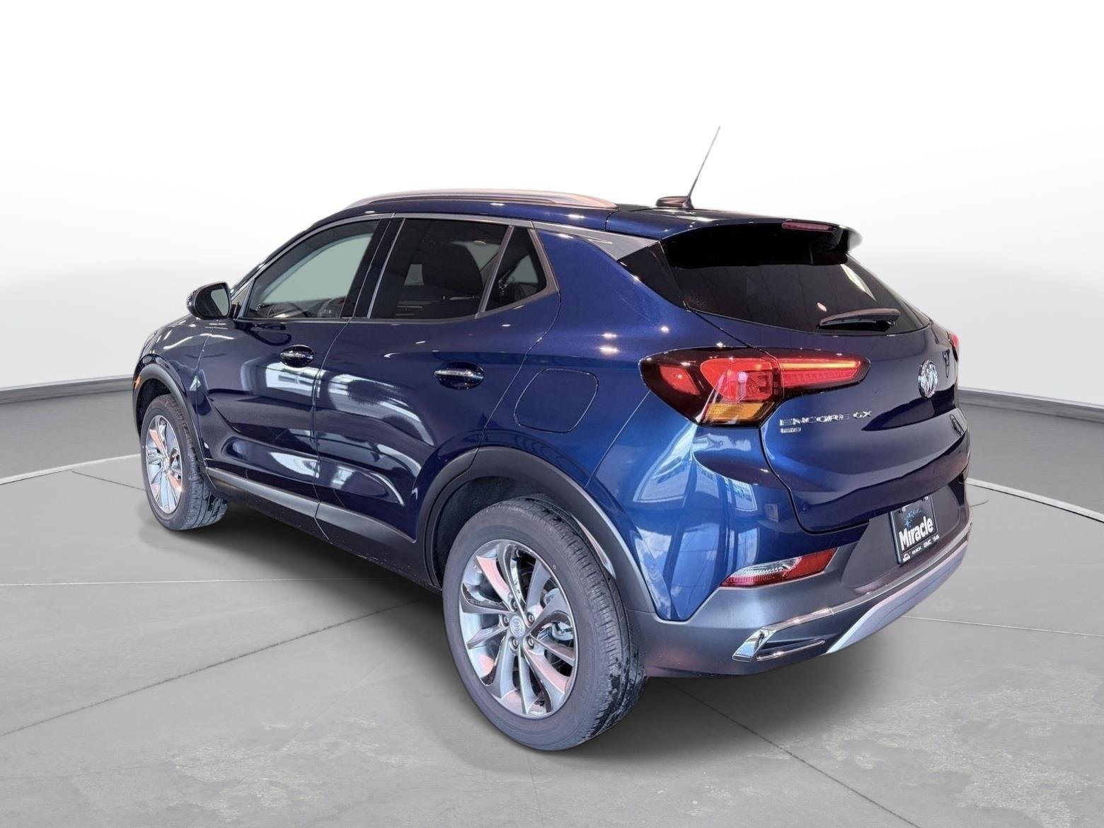 Used 2023 Buick Encore GX Essence w/ Experience Buick Package AWD/4WD image 5