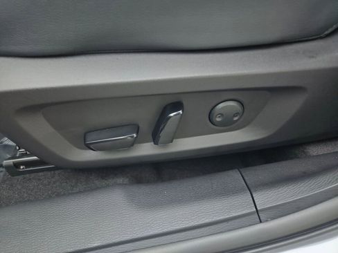 New 2026 Mitsubishi Outlander SEL image 18