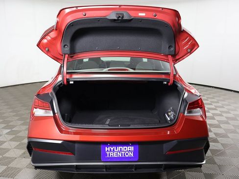 Certified 2024 Hyundai Elantra SEL w/ Convenience Package image 16