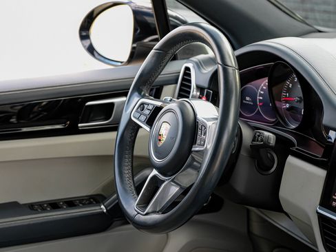 Used 2019 Porsche Cayenne S image 13
