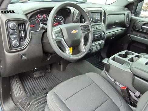 Used 2022 Chevrolet Silverado 2500 Custom w/ Custom Convenience Package image 12