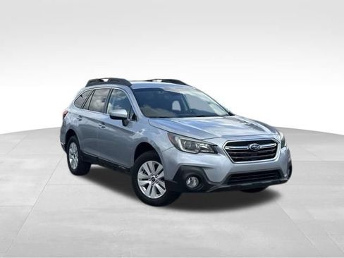 Used 2019 Subaru Outback 2.5i Premium AWD/4WD image 1